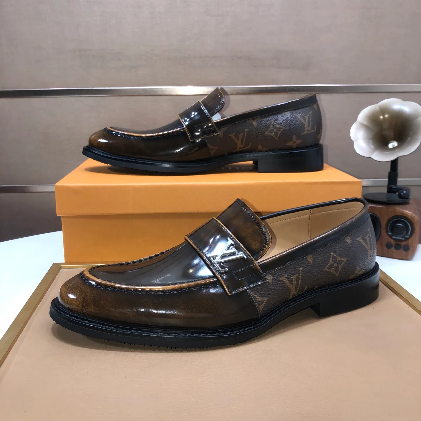 Men's shoes💰460💰【LOUIS VUITTON】(sheepskin lining) new cowhide LV formal shoes🎩🎩❗️🆘made one to one at the counter🎩original quality, imported cowhide upper➕full sheepskin lining➕original rubber outsole, {high quality visible}👣Size: 38-45 (45 custom-made)